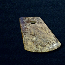 A Jade Axe Liangzhu Culture良渚文化茄皮紫灰皮沁布丁白玉獸面紋玉鉞（仿製品）