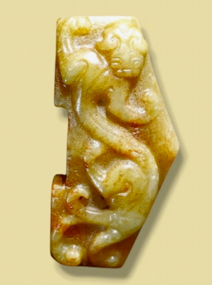 漢 螭 紋 玉劍格（仿製品）